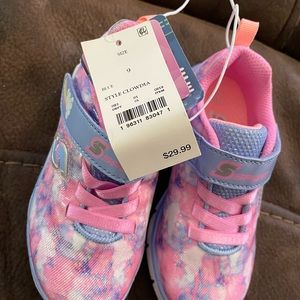 Kids shoes size 9